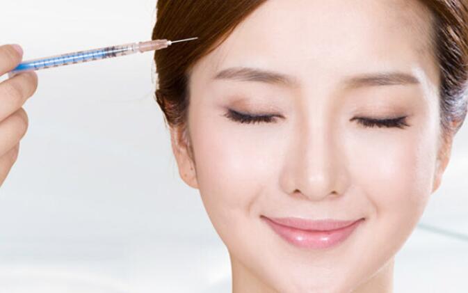 注射玻尿酸豐額頭的一般價格是多少?