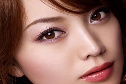 南京做完開眼角手術(shù)之后多久能拆線呢?