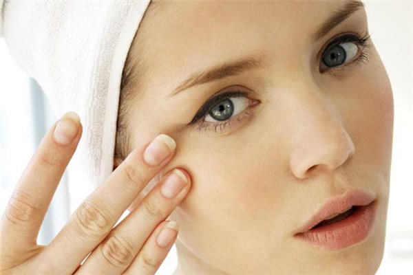 昆明眼部吸脂安全么?