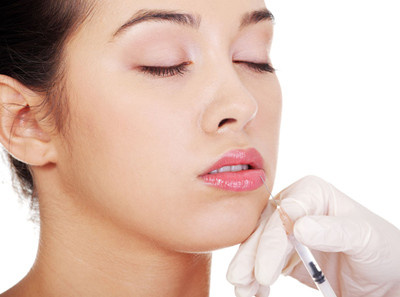 深圳注射玻尿酸豐唇貴嗎？