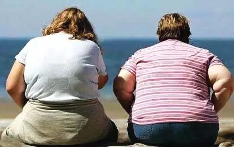 天啊腰粗易患癌？！天天坐8小時，懶妹子如何光速減肥？