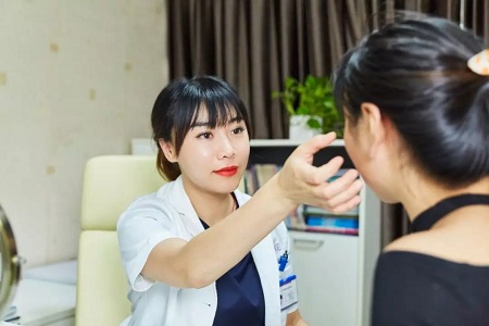 專訪美膚硬核女神 ▏將美麗當作一生的事業來堅守!