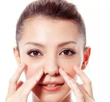 變美案例丨法令紋、川字紋,10分鐘一掃而光的秘訣