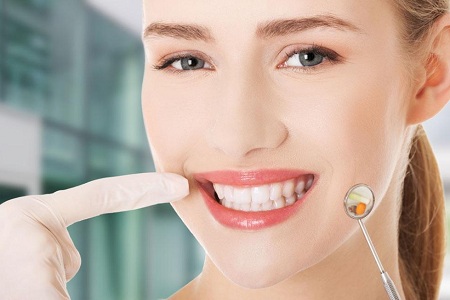 醫美白皮書:被透明牙套拯救的鋼牙妹們