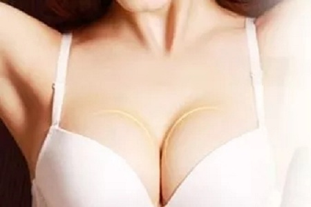 自體脂肪or假體隆胸，我到底應(yīng)該怎么選？