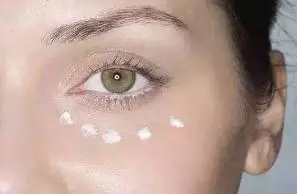 還把眼袋當臥蠶?那就別怪小弟弟喊你阿姨了