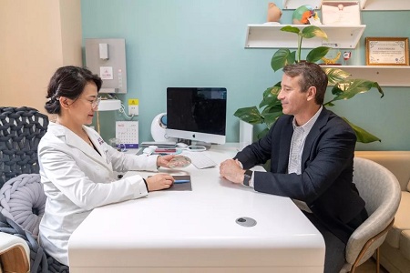 重慶美萊&美國(guó)強(qiáng)生全*戰(zhàn)略升級(jí)合作,聯(lián)合打造12星座維密胸模