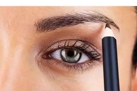 為什么越來(lái)越多的人選擇紋眉?