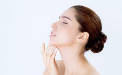 墊下巴手術(shù)風(fēng)險(xiǎn)大嗎，豐下巴需要多少錢